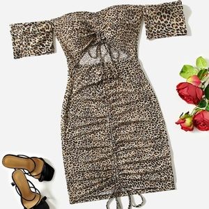 Leopard print off the shoulders dress